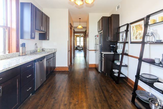 2523 N California Ave #3 - Photo 5 of 20