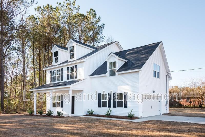 831 Jordan St - Photo 4 of 25