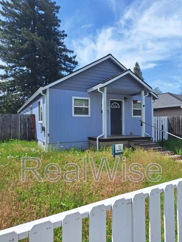 1019 W 12th St - Photo 2 of 10