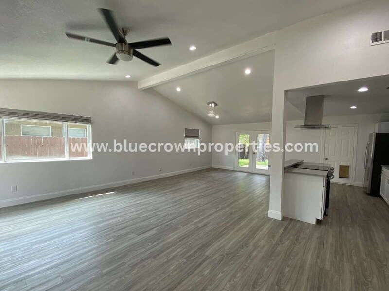 3035 Townsend Dr - Photo 3 of 15