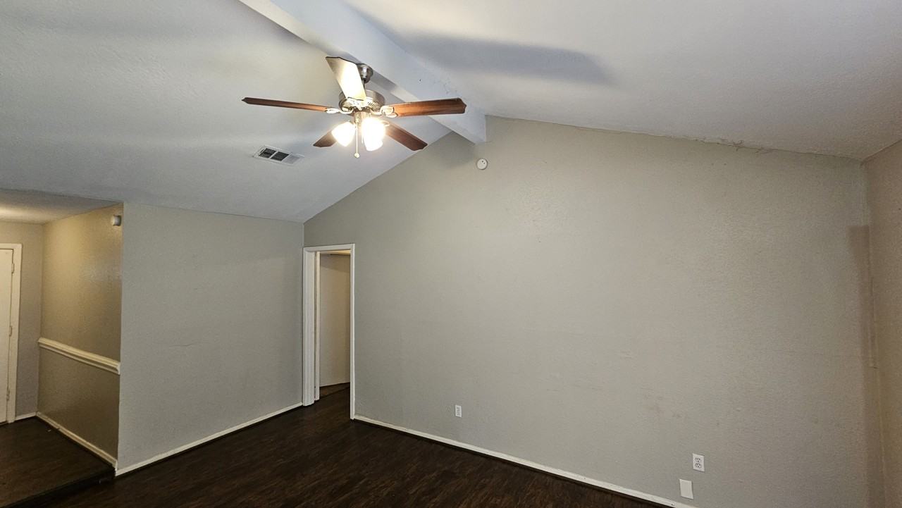 4430 Mccleester Dr - Photo 4 of 20