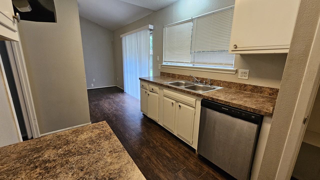 4430 Mccleester Dr - Photo 5 of 20