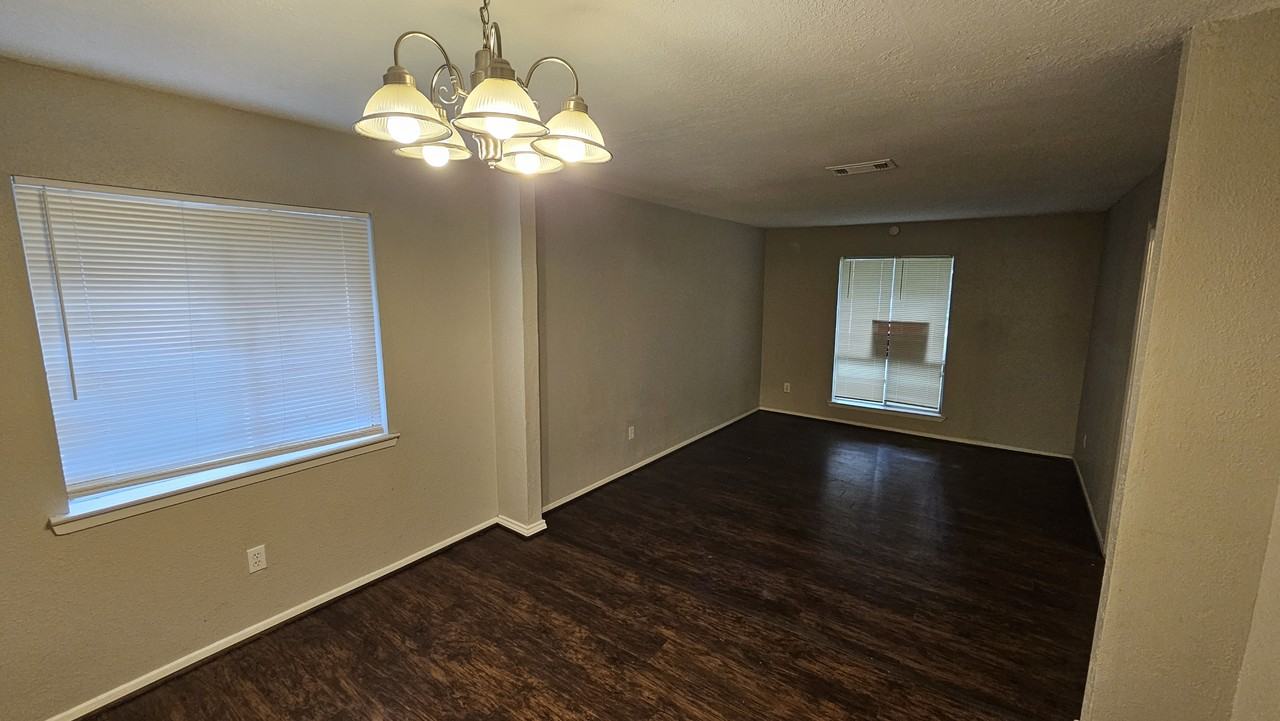 4430 Mccleester Dr - Photo 7 of 20