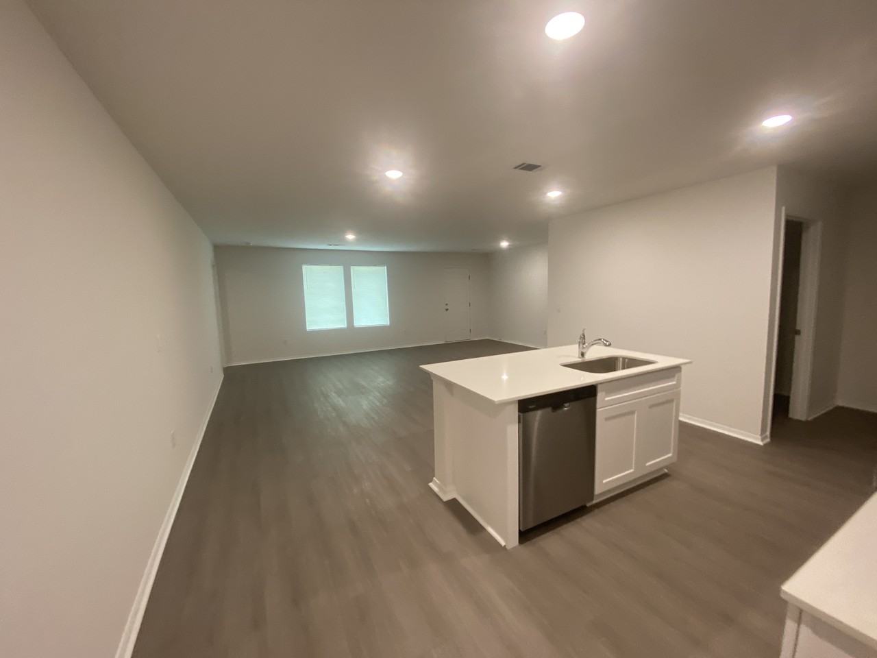 103 E Fredonia Ct - Photo 7 of 17