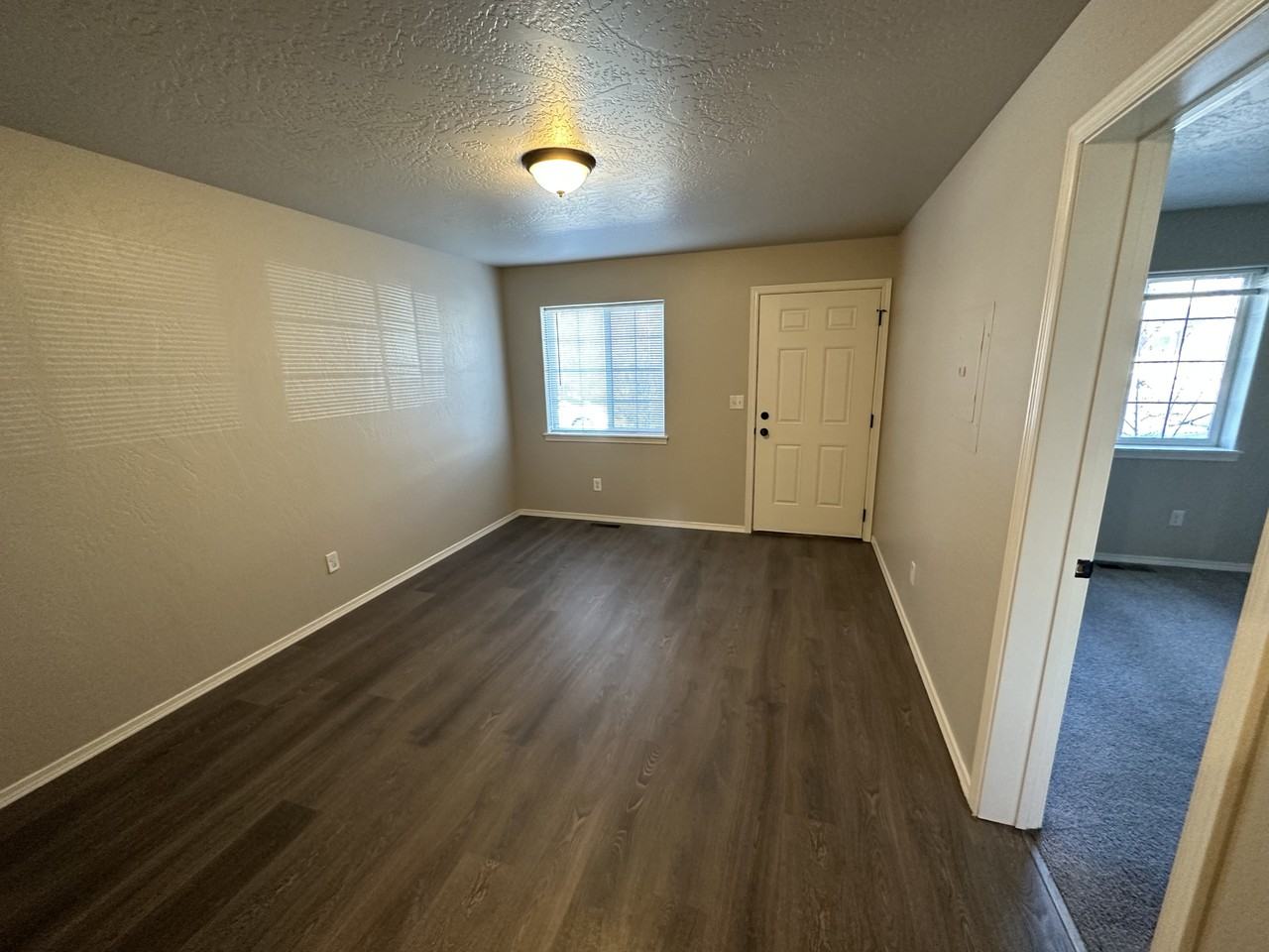 34 W Evergreen Dr - Photo 4 of 26