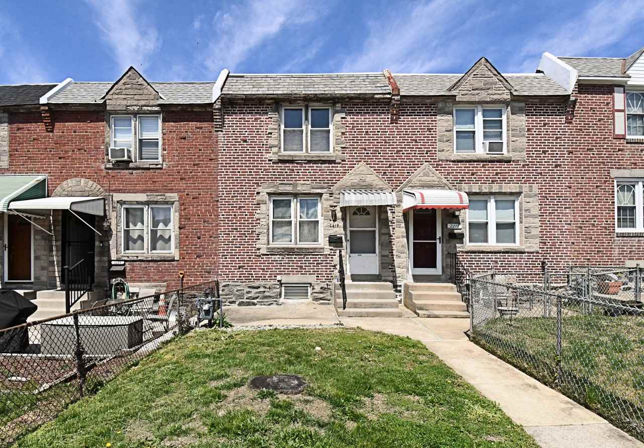 2219 Ardmore Ave - Photo 2 of 40