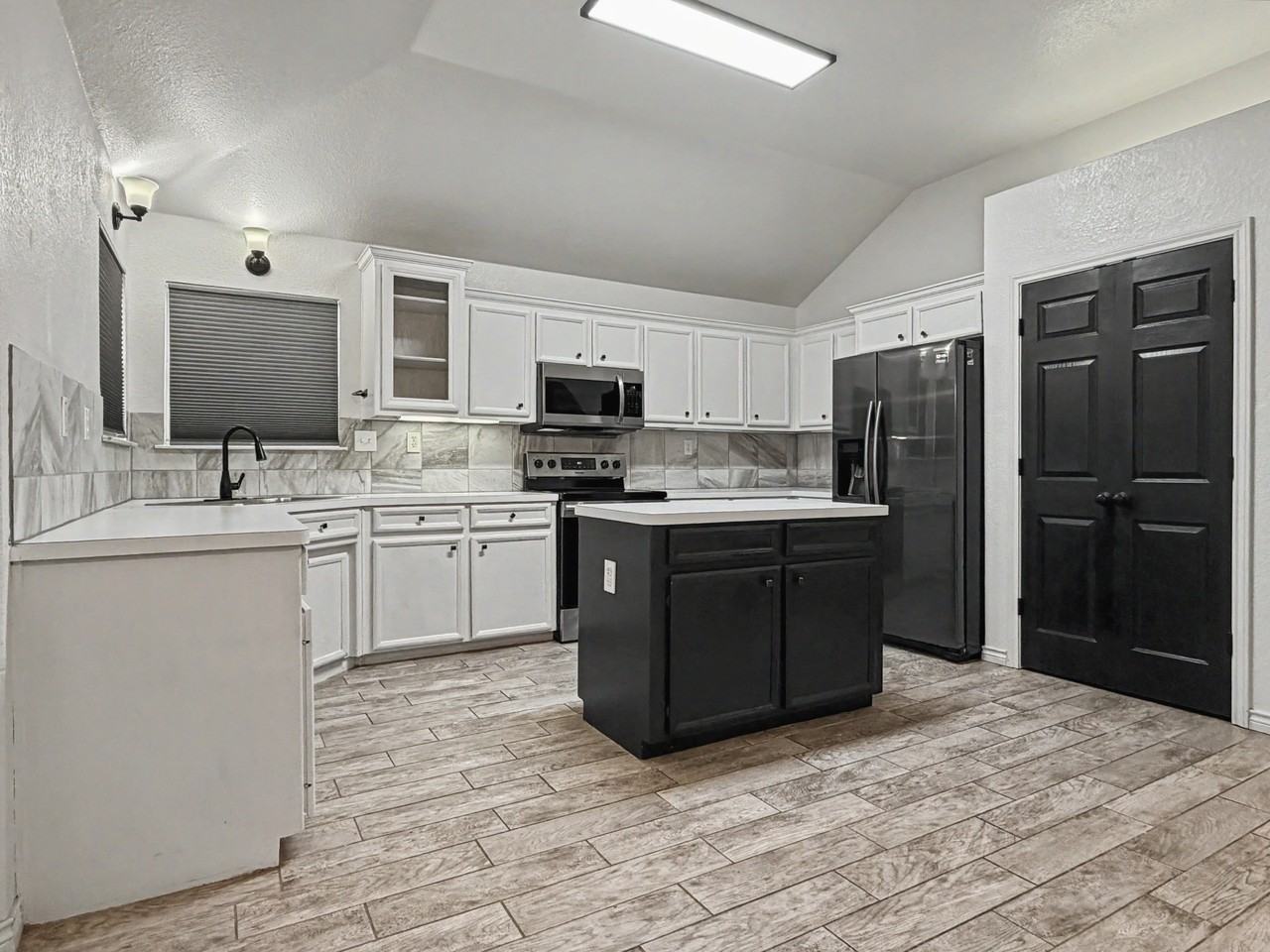 4310 Esta Lee Ave - Photo 4 of 21