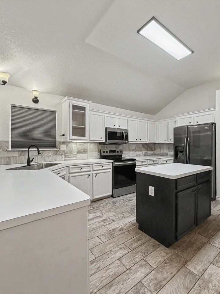 4310 Esta Lee Ave - Photo 5 of 21