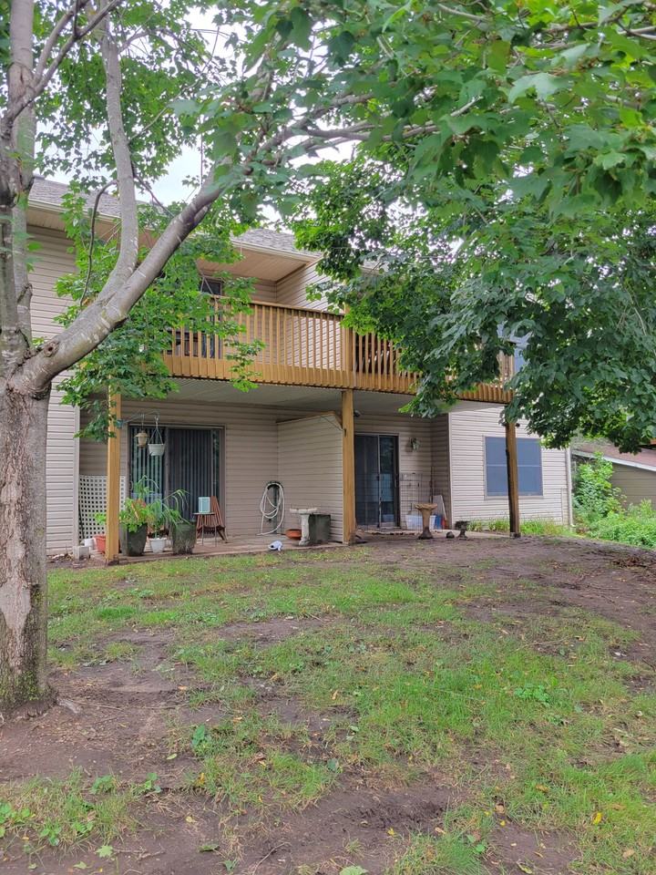 832 Laurel Ave - Photo 2 of 6