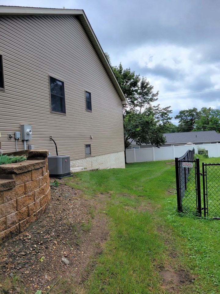 832 Laurel Ave - Photo 5 of 6