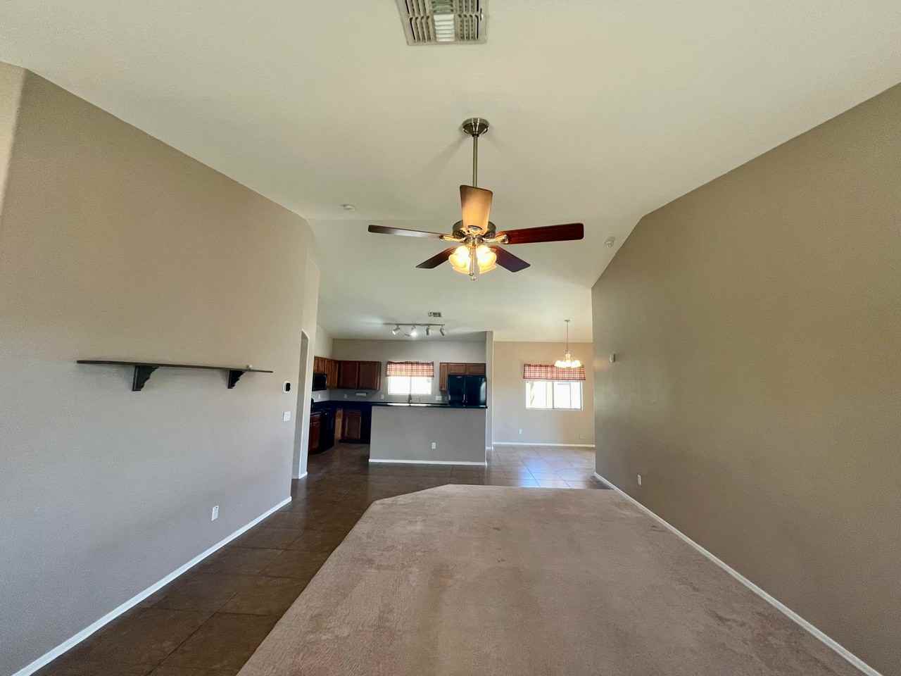 11587 W Rio Vista Ln - Photo 3 of 27