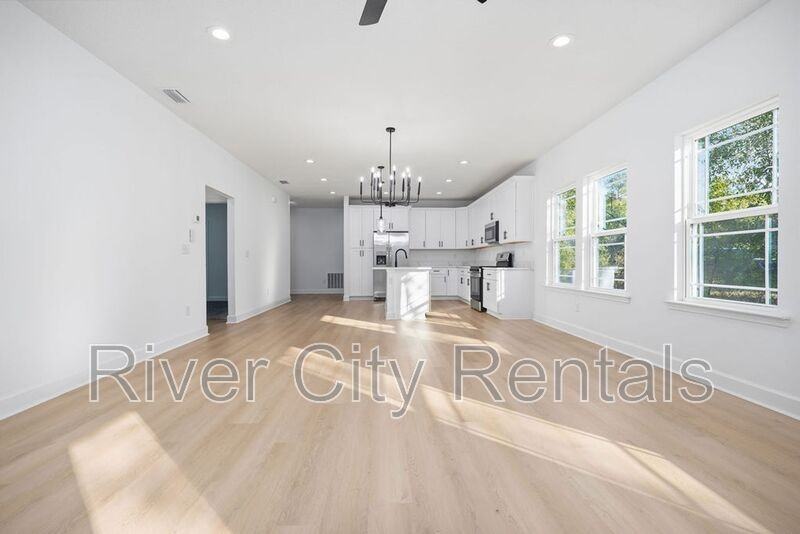 7596 Silver Sands Rd - Photo 3 of 25