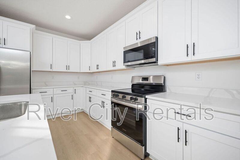 7596 Silver Sands Rd - Photo 5 of 25