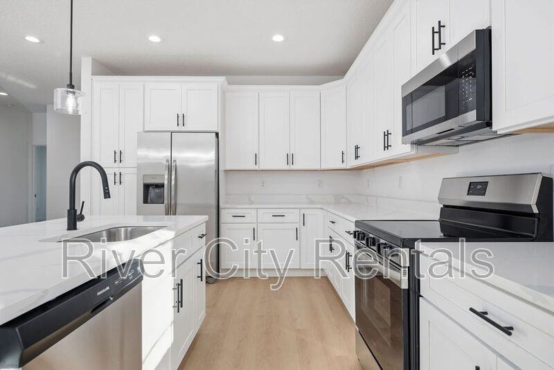 7596 Silver Sands Rd - Photo 6 of 25