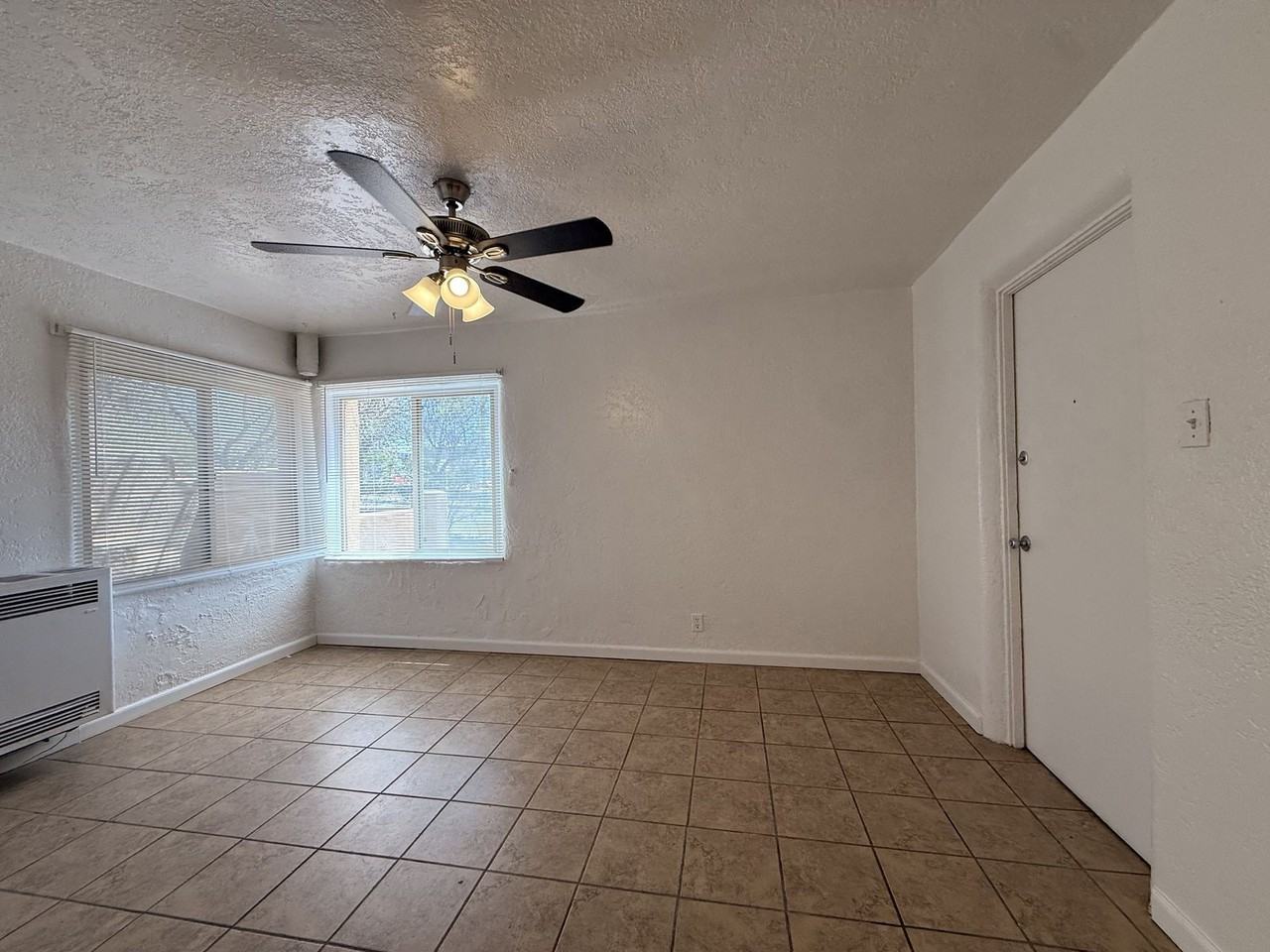 1211 Copper Ave Ne - Photo 6 of 17