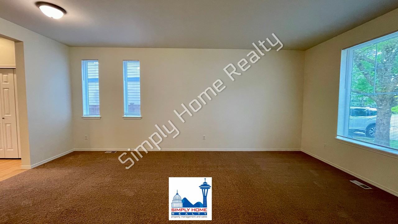 6546 36th Ln Se - Photo 4 of 25