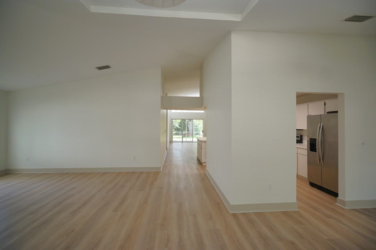 1714 Staysail Dr - Photo 2 of 19