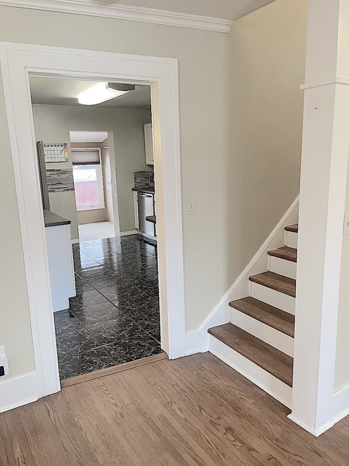 1515 Pelissier St - Photo 4 of 31