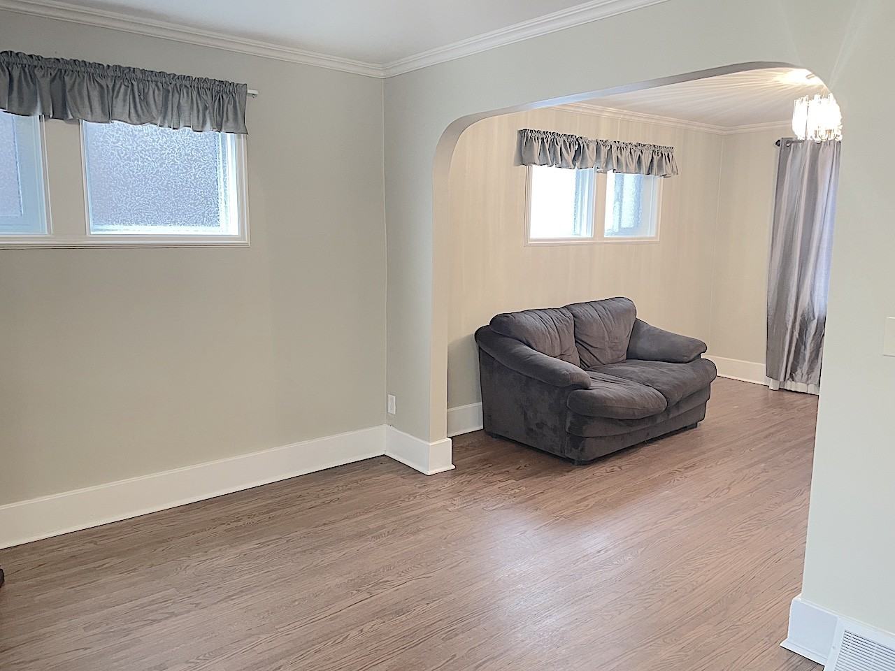 1515 Pelissier St - Photo 5 of 31