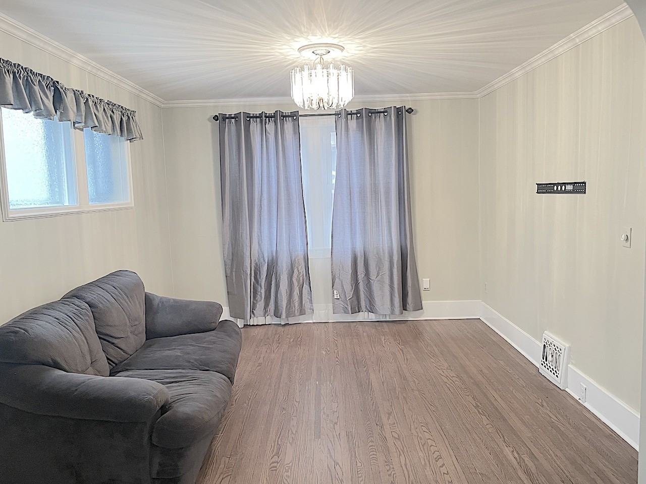 1515 Pelissier St - Photo 6 of 31
