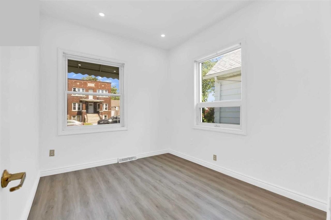 735 Windsor Ave - Photo 3 of 5