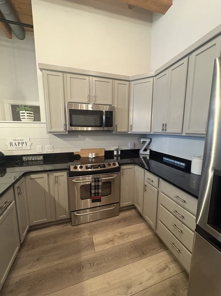 533 Columbia Ave #303 - Photo 3 of 17