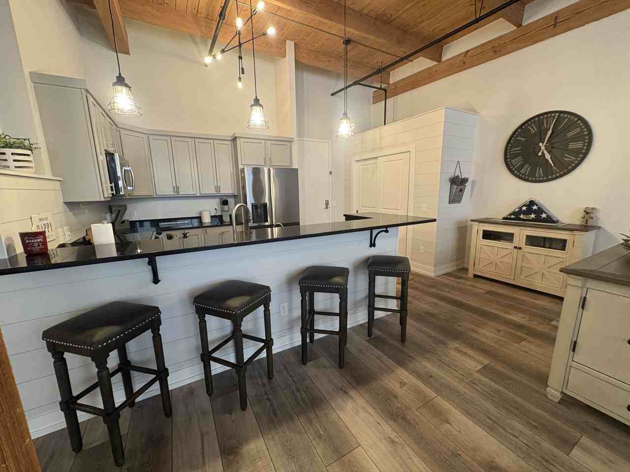 533 Columbia Ave #303 - Photo 4 of 17