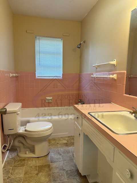 620 Willow St Nw - Photo 7 of 11