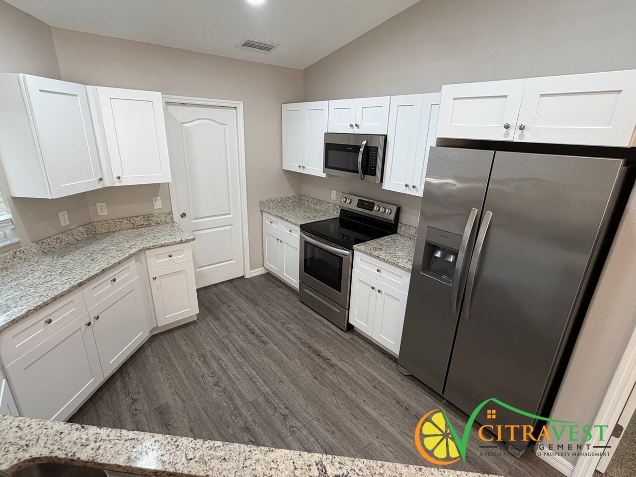 7766 N Fieldstone Dr - Photo 3 of 14