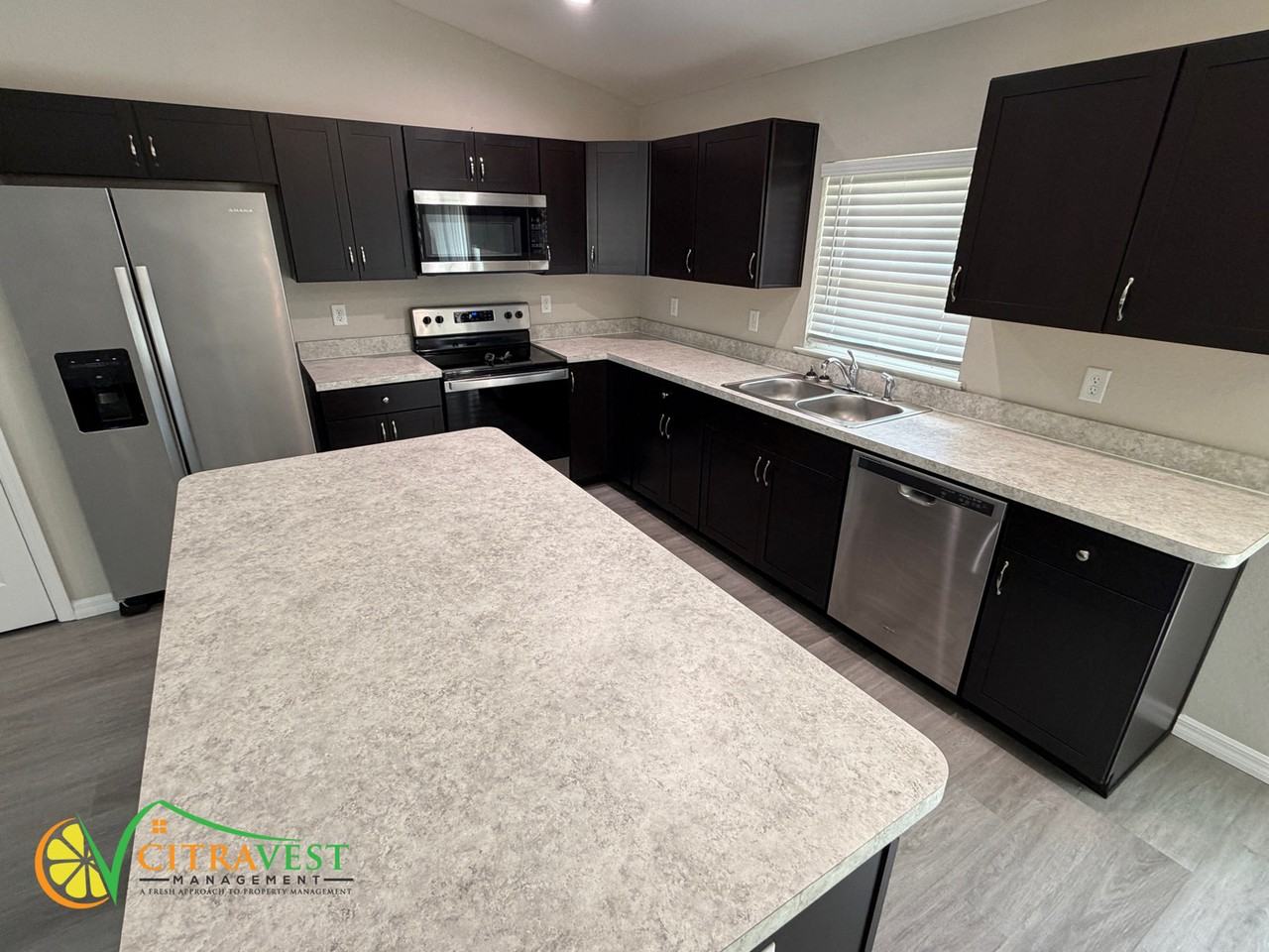 9924 N Country Club Way - Photo 3 of 13