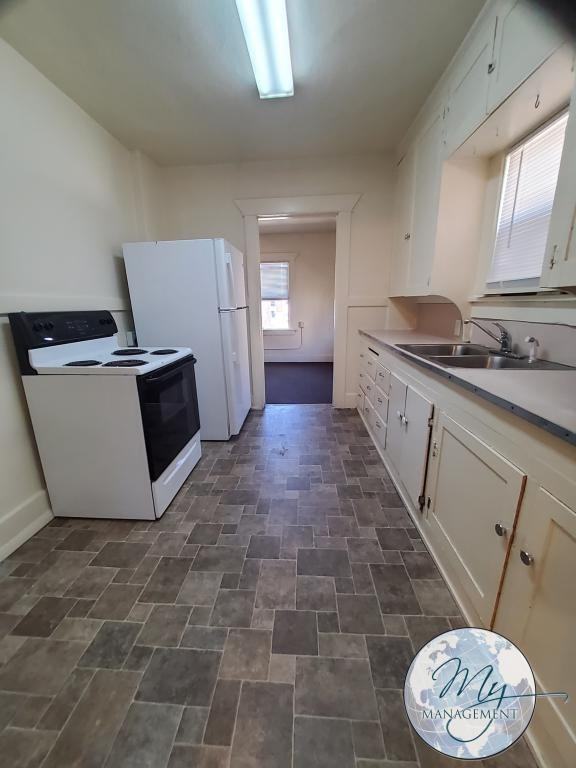 627 Main Ave W - Photo 2 of 16