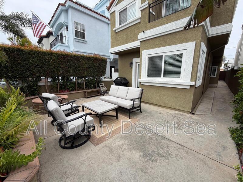 621 8th St - Photo 4 of 44