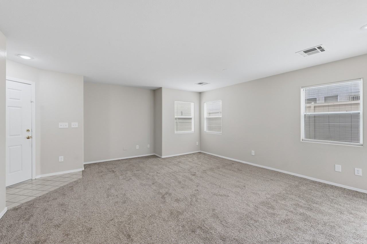 8208 New Leaf Ave - Photo 3 of 21