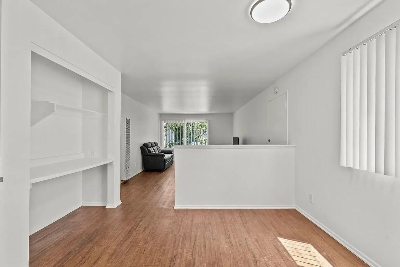 520 W Carrillo St - Photo 5 of 12