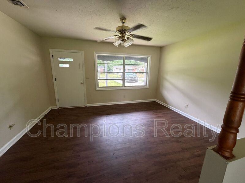 2316 Wellborn Dr - Photo 5 of 10
