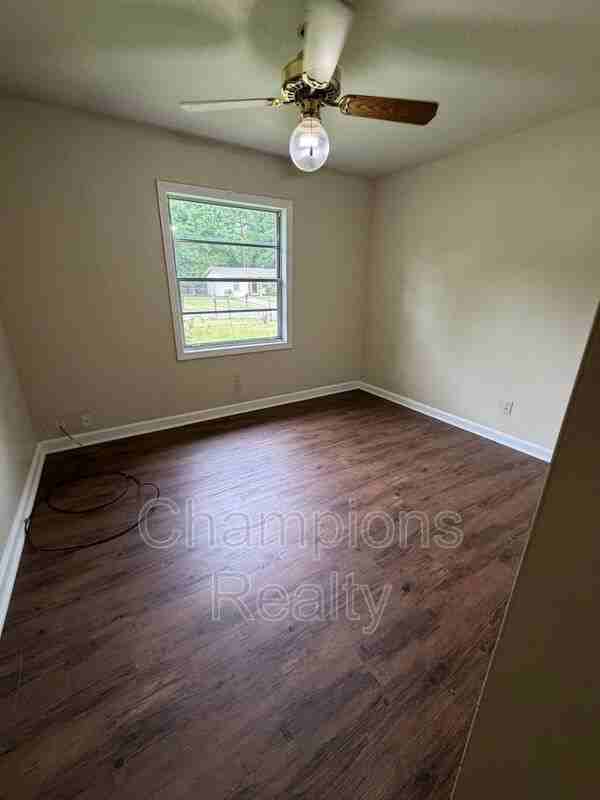 2316 Wellborn Dr - Photo 6 of 10