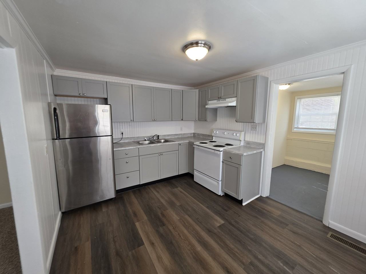 801 W Main St - Photo 2 of 12