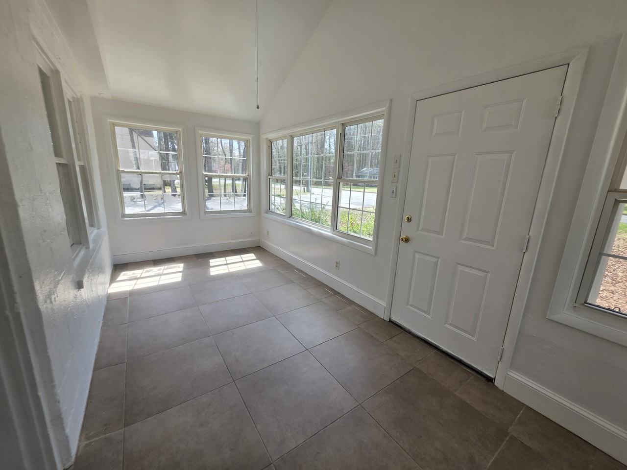 801 W Main St - Photo 5 of 12