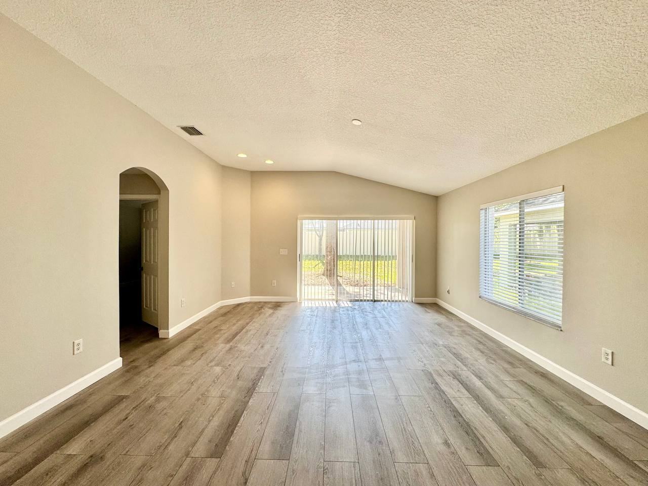 18112 Canal Pointe St - Photo 7 of 43