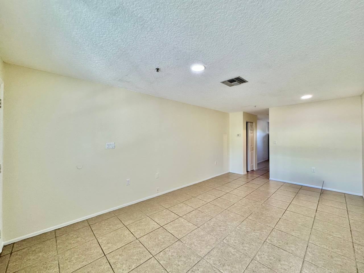 5816 Congress St #203 - Photo 4 of 18
