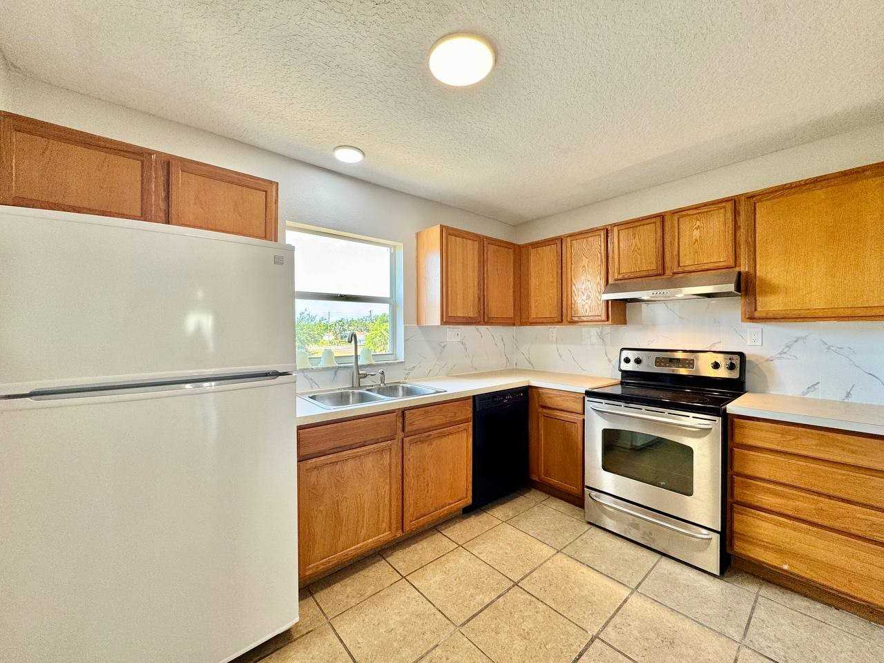5816 Congress St #203 - Photo 7 of 18