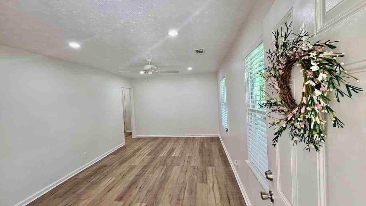 5616 Morris Ave - Photo 3 of 19
