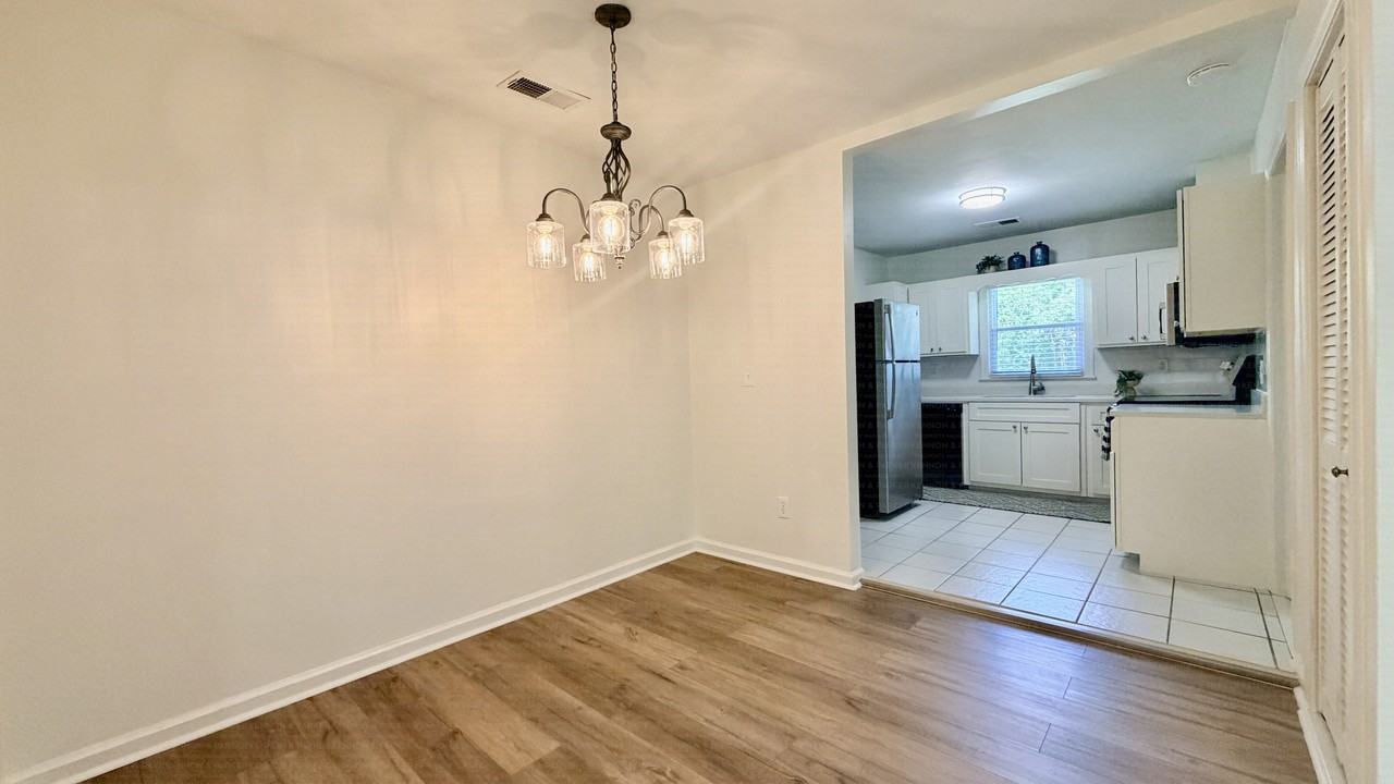 5616 Morris Ave - Photo 5 of 19