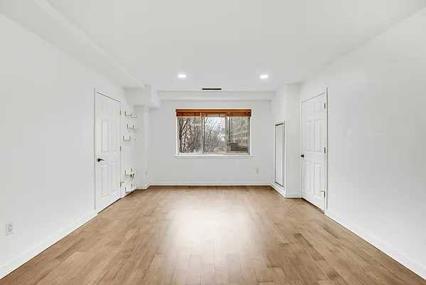 1400 5Th Ave - Photo 3 of 11