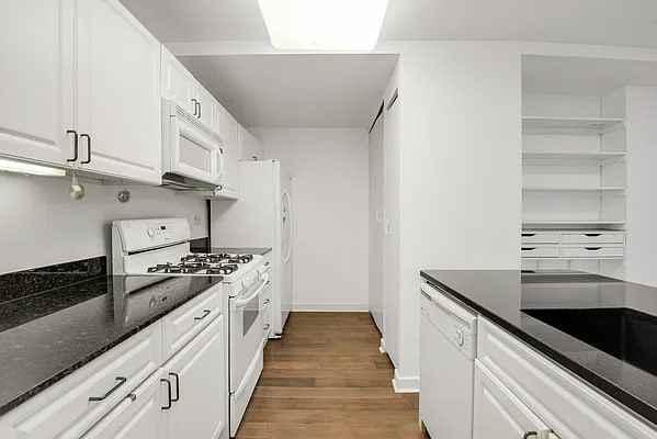 1400 5Th Ave - Photo 5 of 11