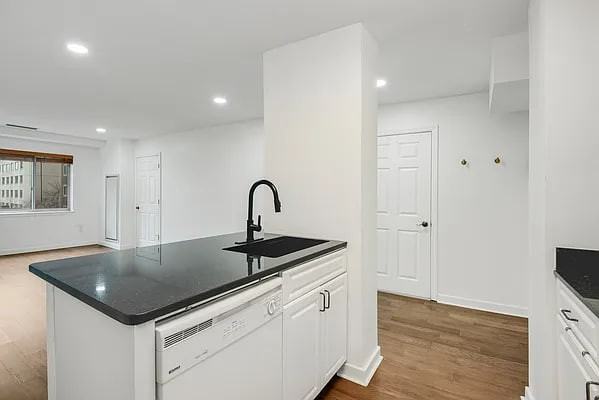 1400 5Th Ave - Photo 6 of 11