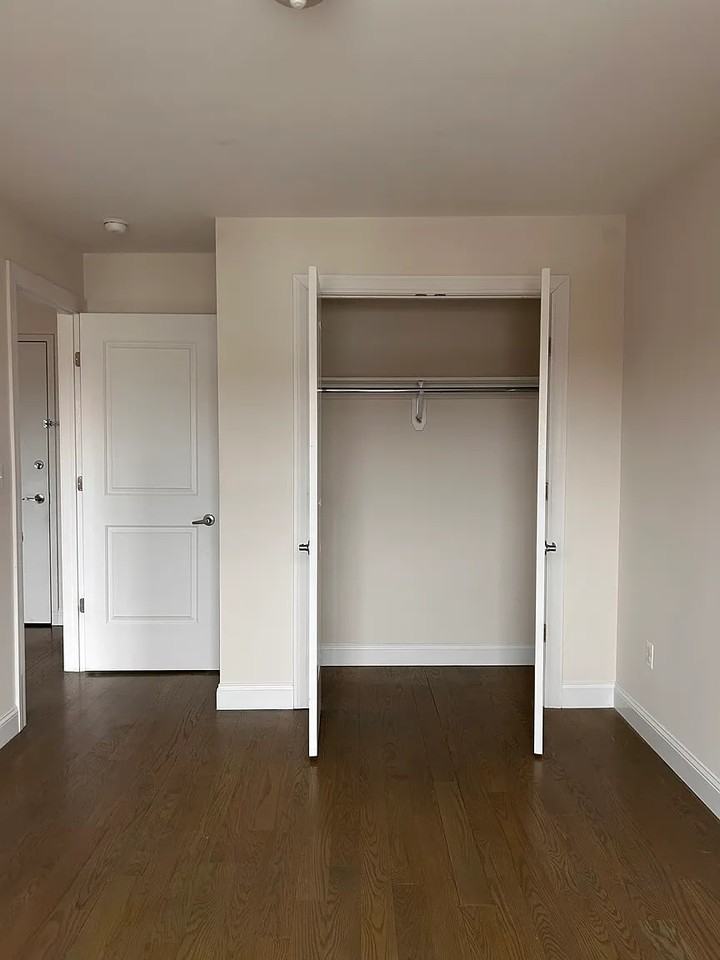10212 Radcliff Ave - Photo 3 of 4