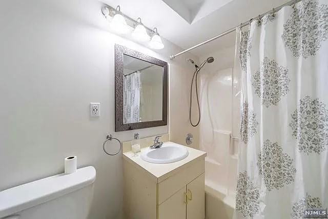 310 Lookout Ave - Photo 5 of 8