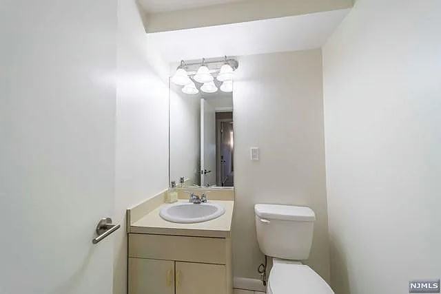 310 Lookout Ave - Photo 6 of 8