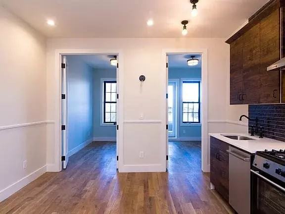 331 Melrose St - Photo 6 of 9